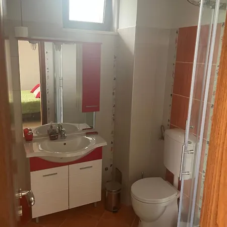 Kimberly Apartment *